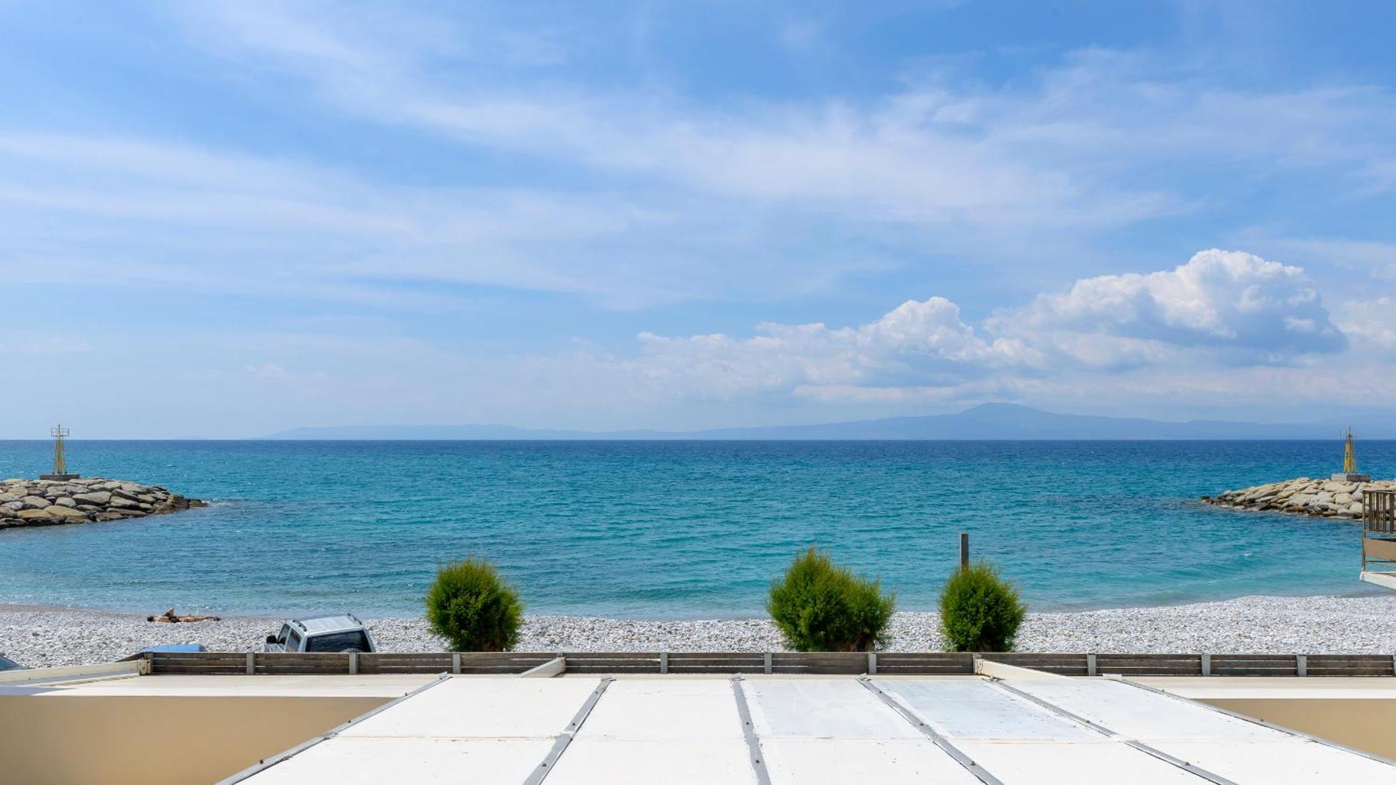Agali 2 Maizonette Front Of The Sea Apartment Akrogiali Exterior foto